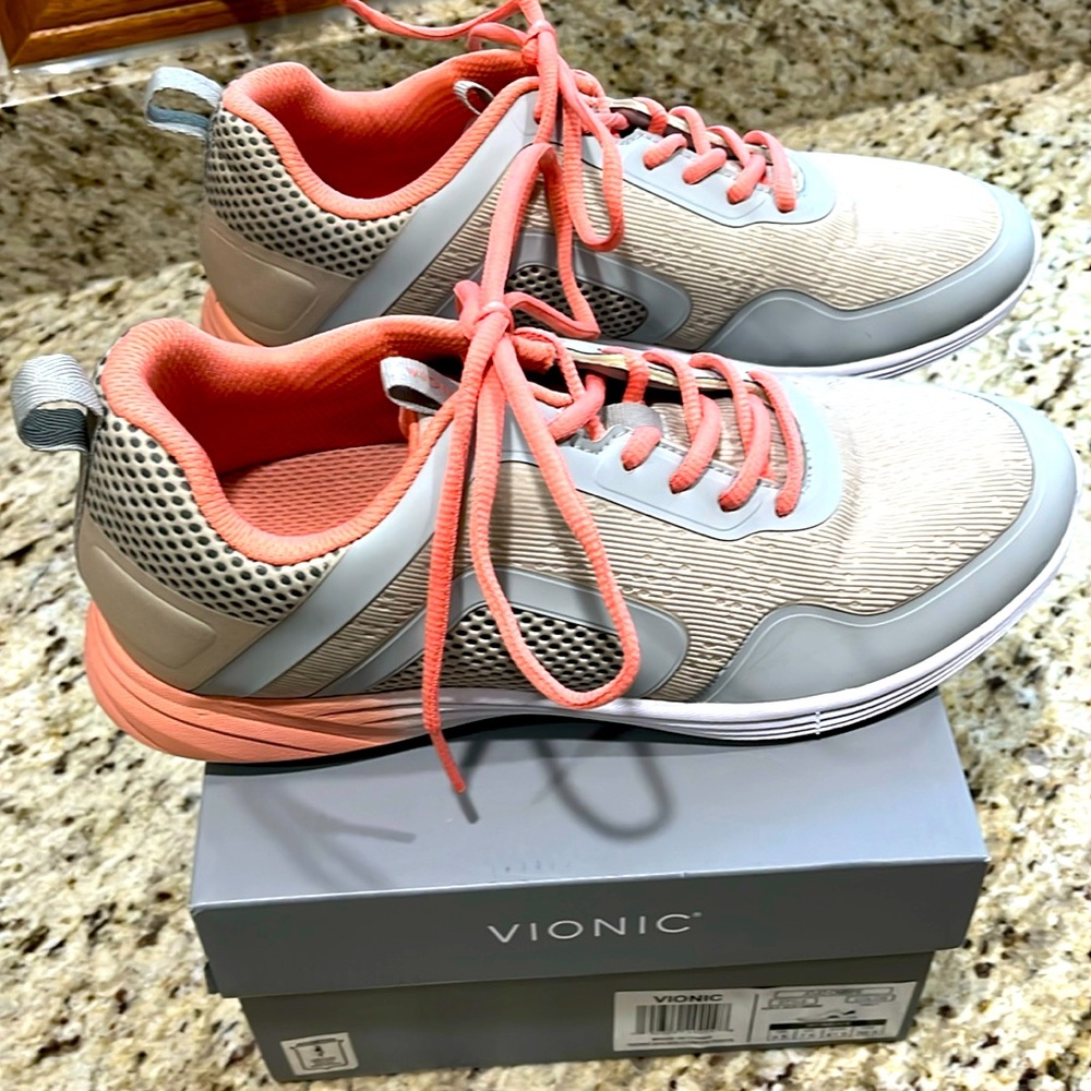 Vionic JOJO Ombré Sneakers / Cute Shoes